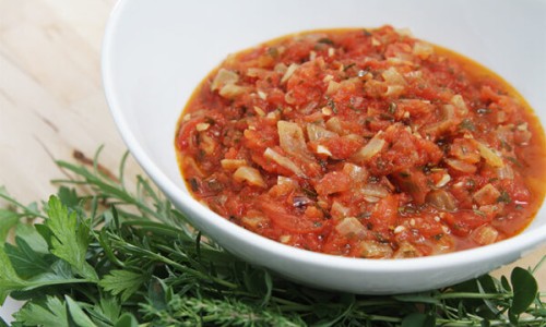 Soğanlı domates sosu Tarifi