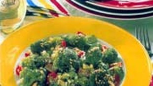 Susamlı brokoli salatası Tarifi